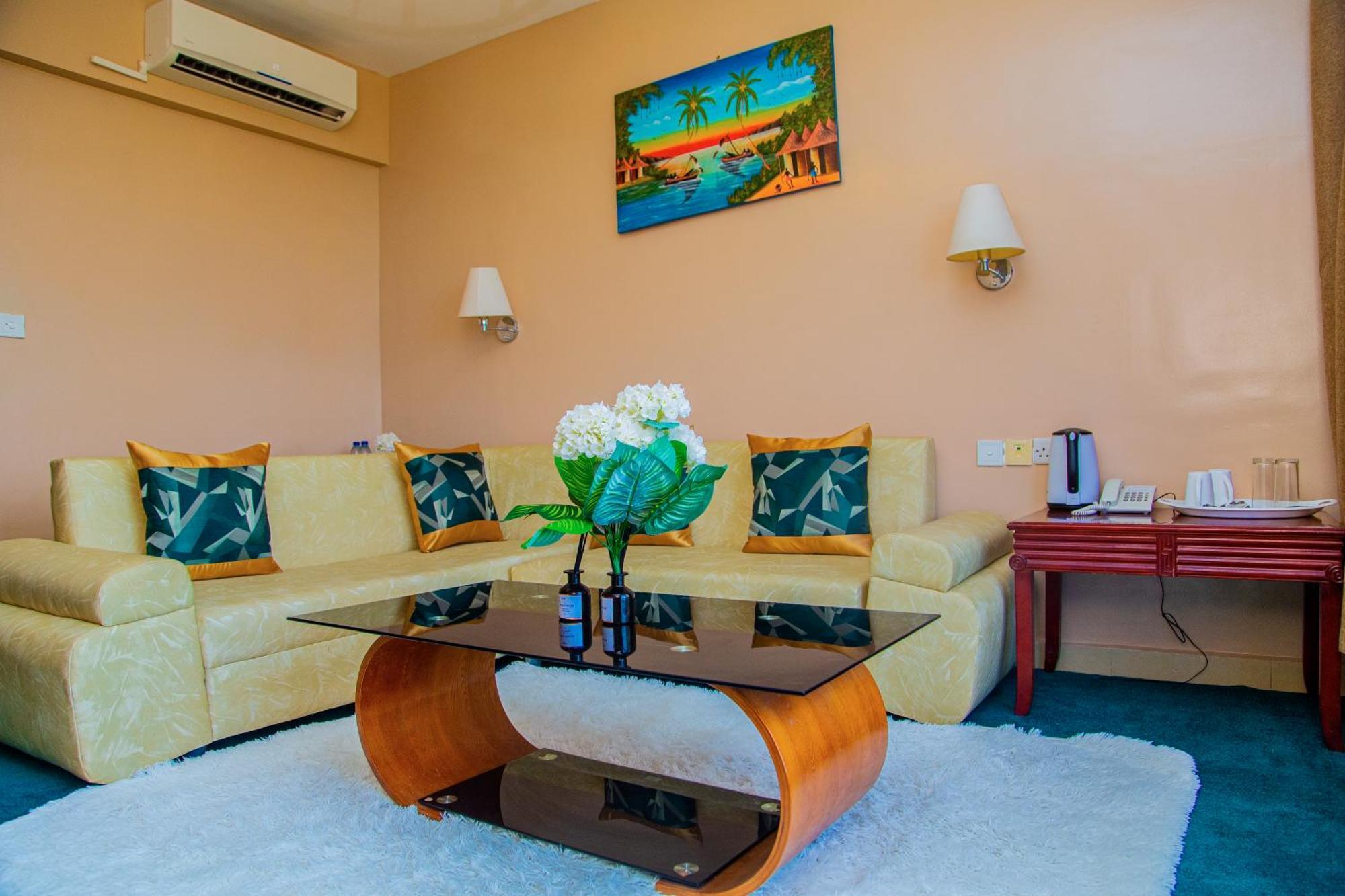 Luwa Evergreen Hotel Mtwara Esterno foto